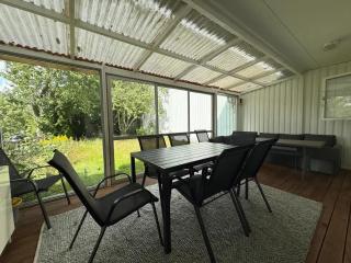 Workers Villa - 2 Bath - 9 Beds - Parking - 9