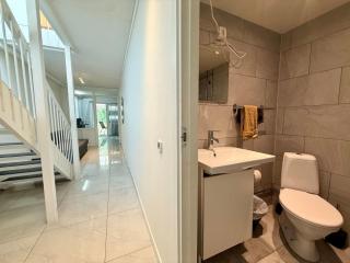 Workers Villa - 2 Bath - 9 Beds - Parking - 1