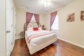 Walk to Shore! Family Home By Lake Erie with Bikes - 1