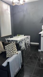 OnSiteStays - Cozy & Modern Flat in Highcroft Hall - 6