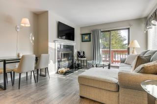 Walk to Mt Snow Ski Shuttle! Condo with Resort Perks - 5