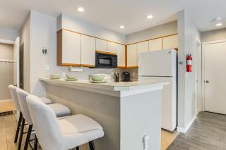 Walk to Mt Snow Ski Shuttle! Condo with Resort Perks - 3