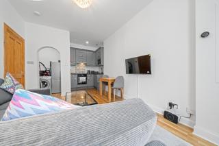 Milton 1 Bedroom Apartment with Sofa bed - Edinburgh - 6