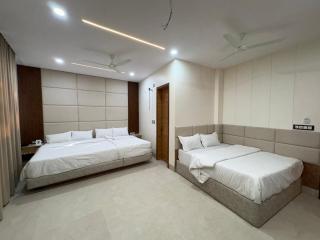 Shri Radha Krishnam - 3