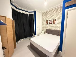 East London 2 bedroom flat - 2