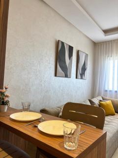 Cozy & Chill à 30min terrain de foot Netflix, AC pool & beach 2 min, - 7