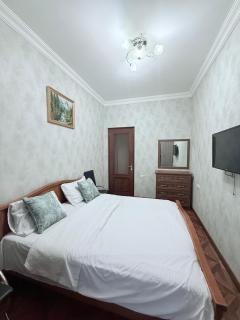 Republic Square family luxury 2 bedroom 2 bathroom - 2