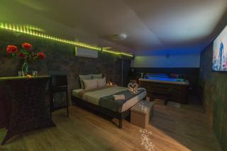 Suite Tentation avec Jacuzzi - 0