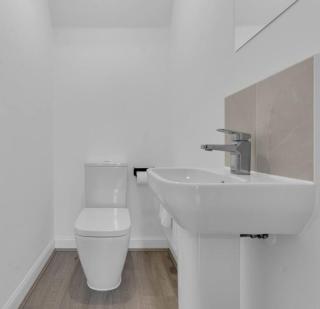 3Bed 6PP Canterbury Contractors Insurance Relocators NHS Staff Accomodation - 2