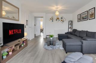 3Bed 6PP Contractors Insurance Relocators NHS Staff Canterbury Accommodation Private Parking WiFi Netflix - 3