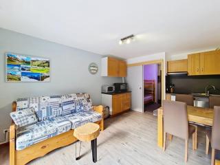 Portes Du Soleil PSB204 TELECABINE & MOUNTAIN 4 per - 8