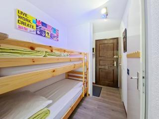 Portes Du Soleil PSB204 TELECABINE & MOUNTAIN 4 per - 4