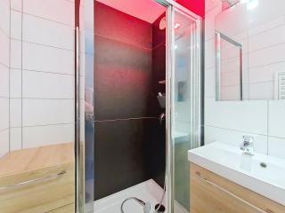 Portes Du Soleil PSB204 TELECABINE & MOUNTAIN 4 per - 2