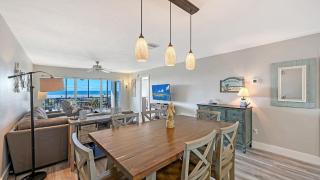 Crescent Royale Condominiums 411 - 5