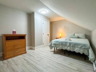 Lebanon NH Mins to DHMC-Hospitals- Hartford VT - 8