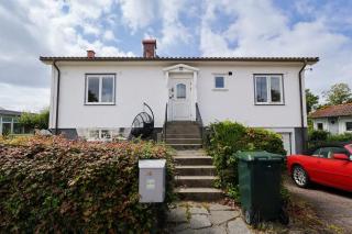 3 Beds Villa - 3 BR - For Workers - Volvo - Parking - 1