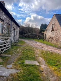 Hideaway in the Brecon Beacons - 4