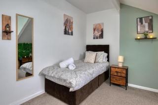 Comfortable 2BR Home - Pet-Friendly - Sleeps 8 - Parking - 8