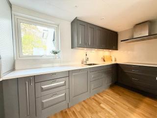 For Workers and Families Luxurious Villa - 6 BR - 2 Bath - 9