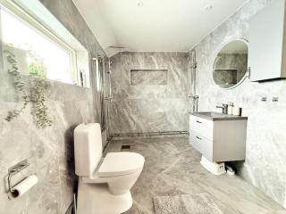 For Workers and Families Luxurious Villa - 6 BR - 2 Bath - 8