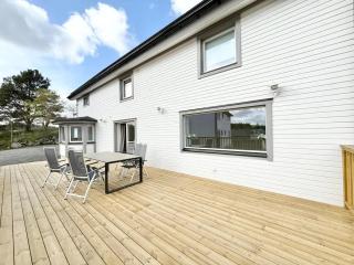 For Workers and Families Luxurious Villa - 6 BR - 2 Bath - 1