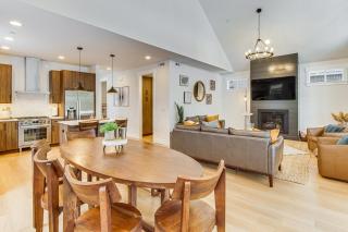 Great for Groups! Cle Elum Home with Game Room - 4