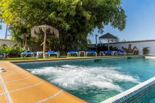 Cubo's Casa Rural Tirado & Heated Pool - 1