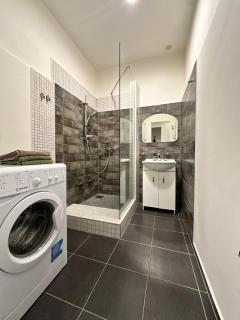 CenterPoint Apartment - 9