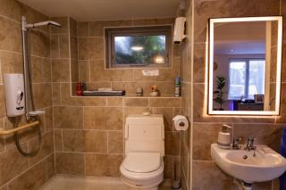 1 Bedroom studio with free parking - 7