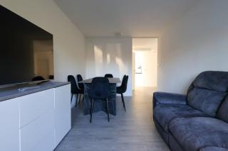 Peaceful House - 4 BR - Parking - 7 Beds - 1