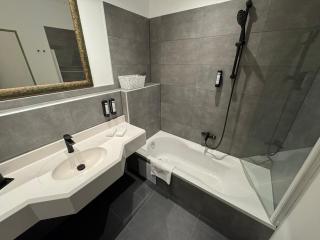 Self-Check-in Hotel VinoQ Mistelbach - 8