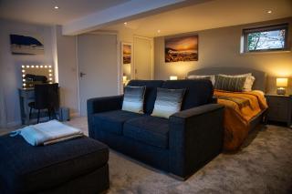 1 Bedroom studio with free parking - 6