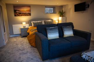 1 Bedroom studio with free parking - 8