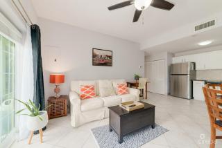 Cosy 1Bed with Pool, Sea & Dining close - George Town - 2