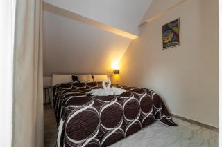 Villa Garden Apartments - 3