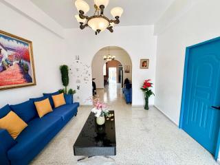 Colonial Home with Private Terrace and Jacuzzi - 0