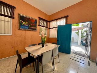 Colonial Home with Private Terrace and Jacuzzi - 9