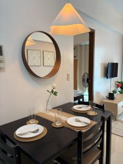 Warm & Minimalist 1BR at Two Palm, Newport, T3 - Manille - 8