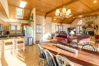 2 Mi to Ski Slopes! Mtn-View Home in Mars Hill - 7