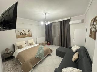 Del Sol 6 Meteora Luxurious Family Suites - 0