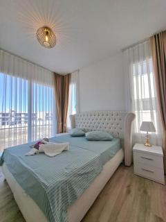 Cozy 2BR Escape l 3 Min to Beach l Pool&Parking - 6