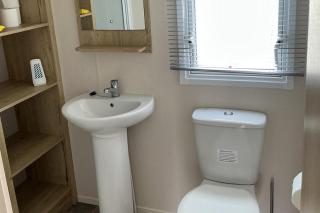 FamilyFriendly-8Berth-FreeParkingSpot-CloseToBeach - 7