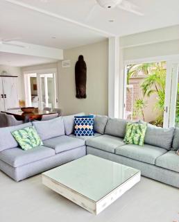 Beachfront Villa Charmant With Private Pool - 1