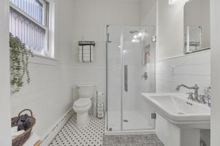 Riverside Ginkgo House - 8