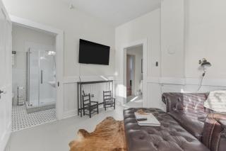 Riverside Ginkgo House - 2