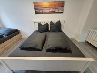 FERIENWOHNUNG 75m2 APARTMENT in ZITTAUER STADTZENTRUM INNENSTADT INNENRING TOP LAGE - WOHNEN AUF ZEIT IN ZITTAU - 3 RAUM WOHNUNG - 4