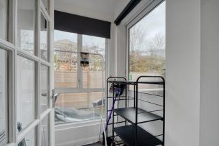 Bright & Cozy Hideaway -  - 5