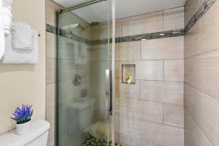 Maui Banyan P202A - 5