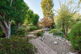 Airy Large Backyard Oasis Perfect Family Getaway - 4