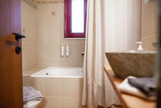 Tollmere Hospitality Λύχνος suite - 5